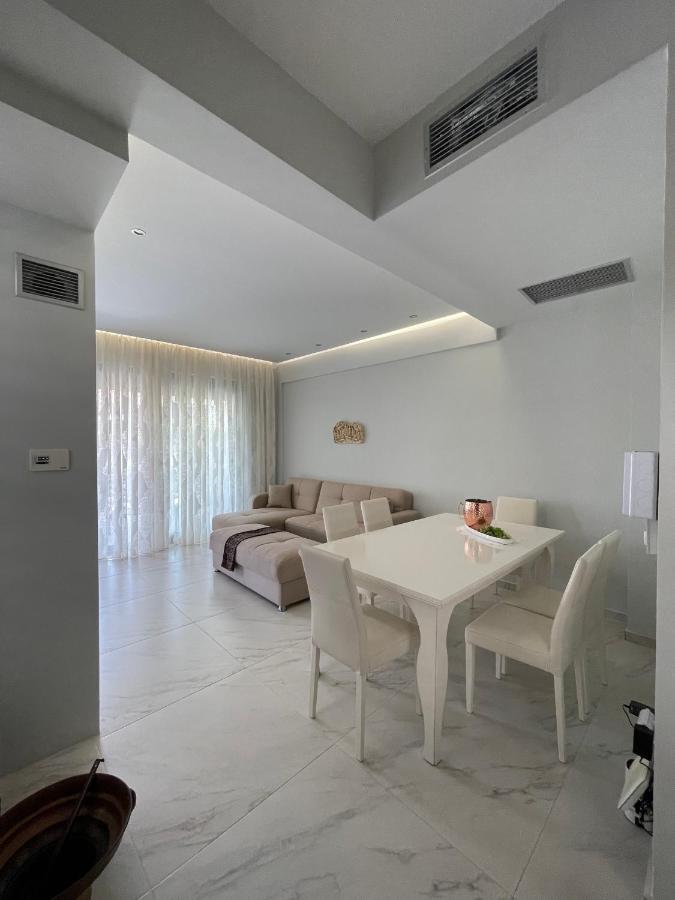 Villa Theodora In Front Of The Sea Hanioti Exterior foto